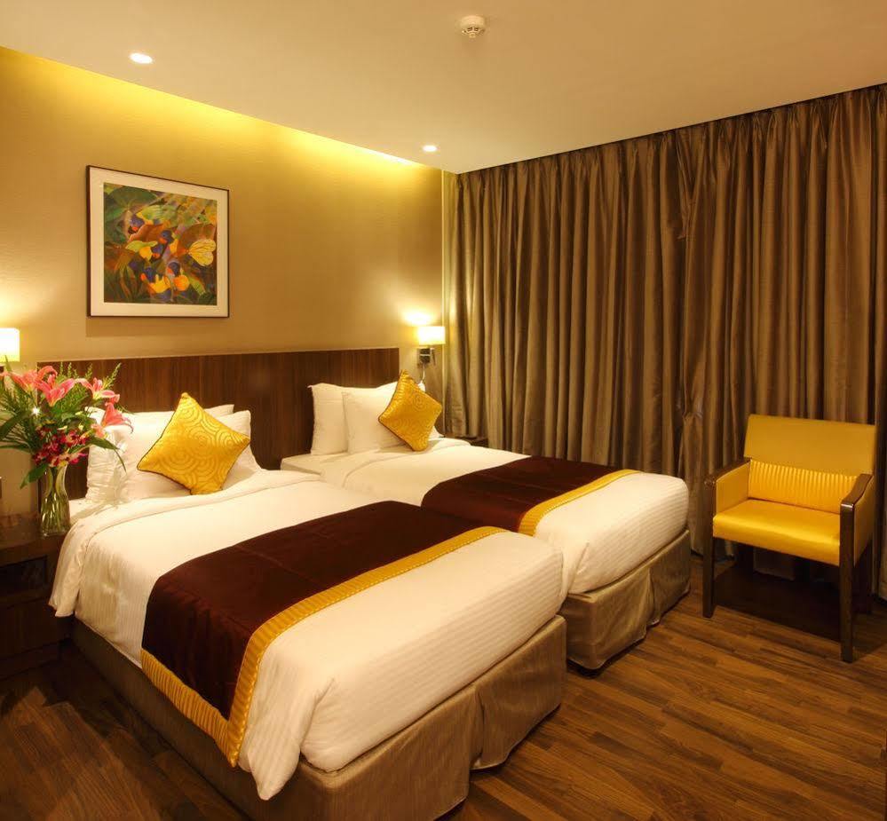 Hotel Fidalgo Pune Extérieur photo